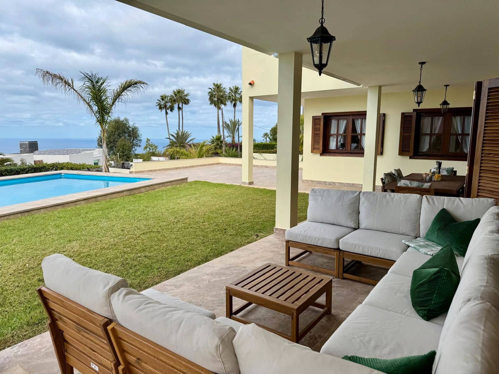 5 bedroom Villa for sale in Tacoronte with pool garage - € 1,995,000 (Ref: 9486571)