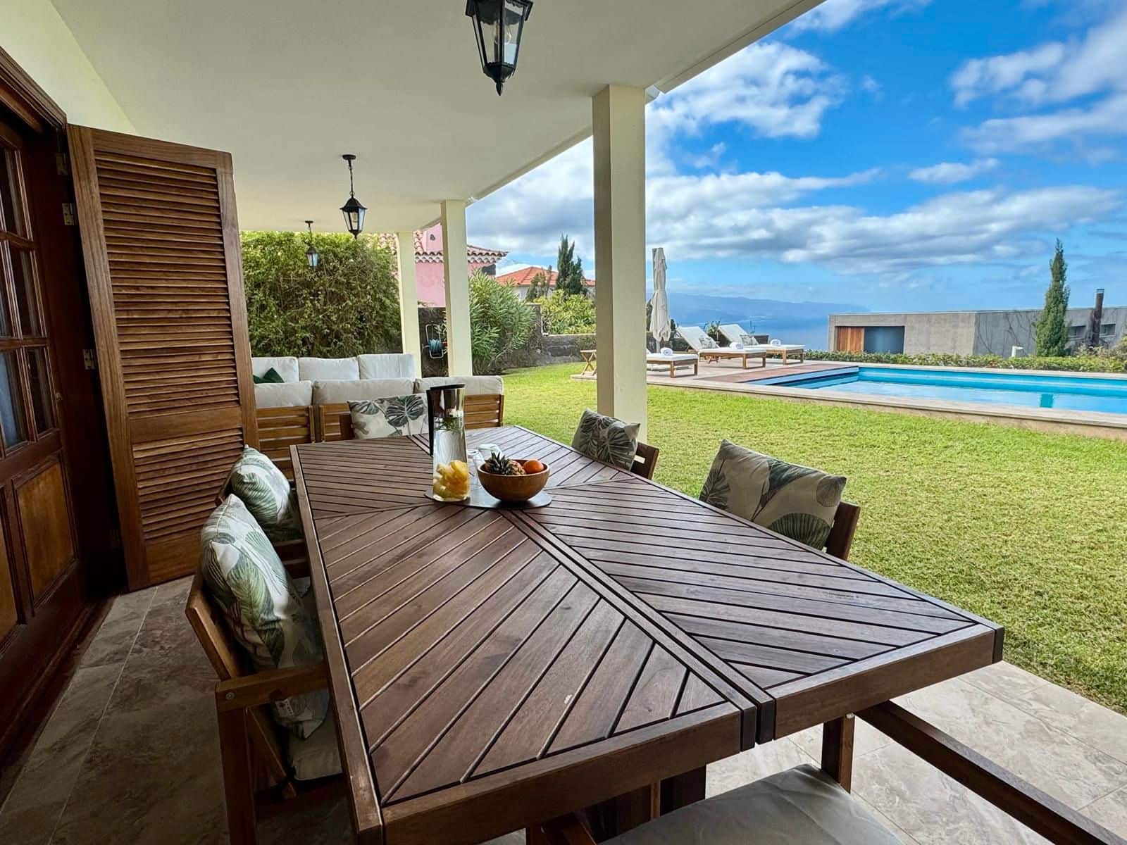 5 bedroom Villa for sale in Tacoronte with pool garage - € 1,995,000 (Ref: 9486571)