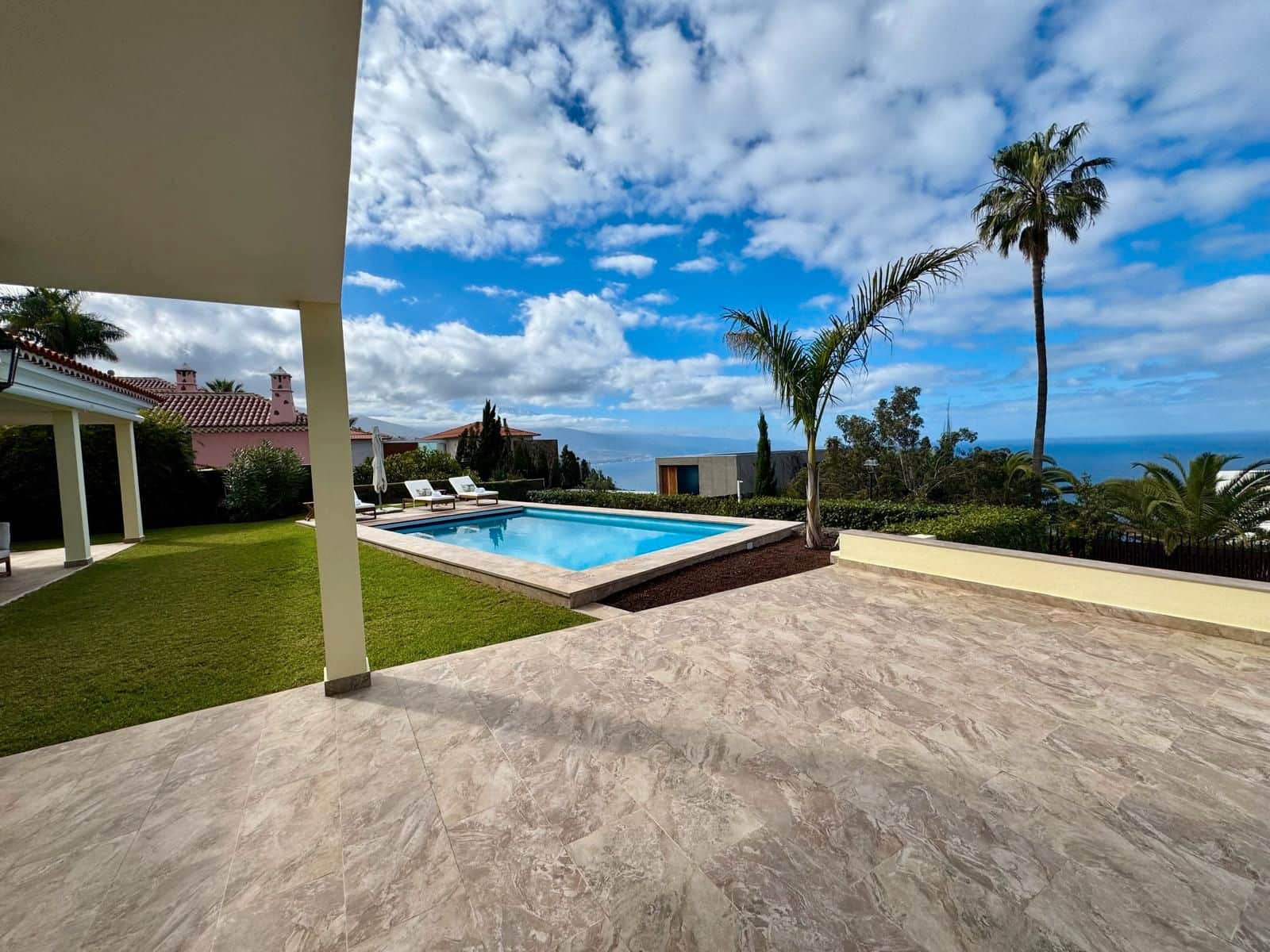 5 bedroom Villa for sale in Tacoronte with pool garage - € 1,995,000 (Ref: 9486571)