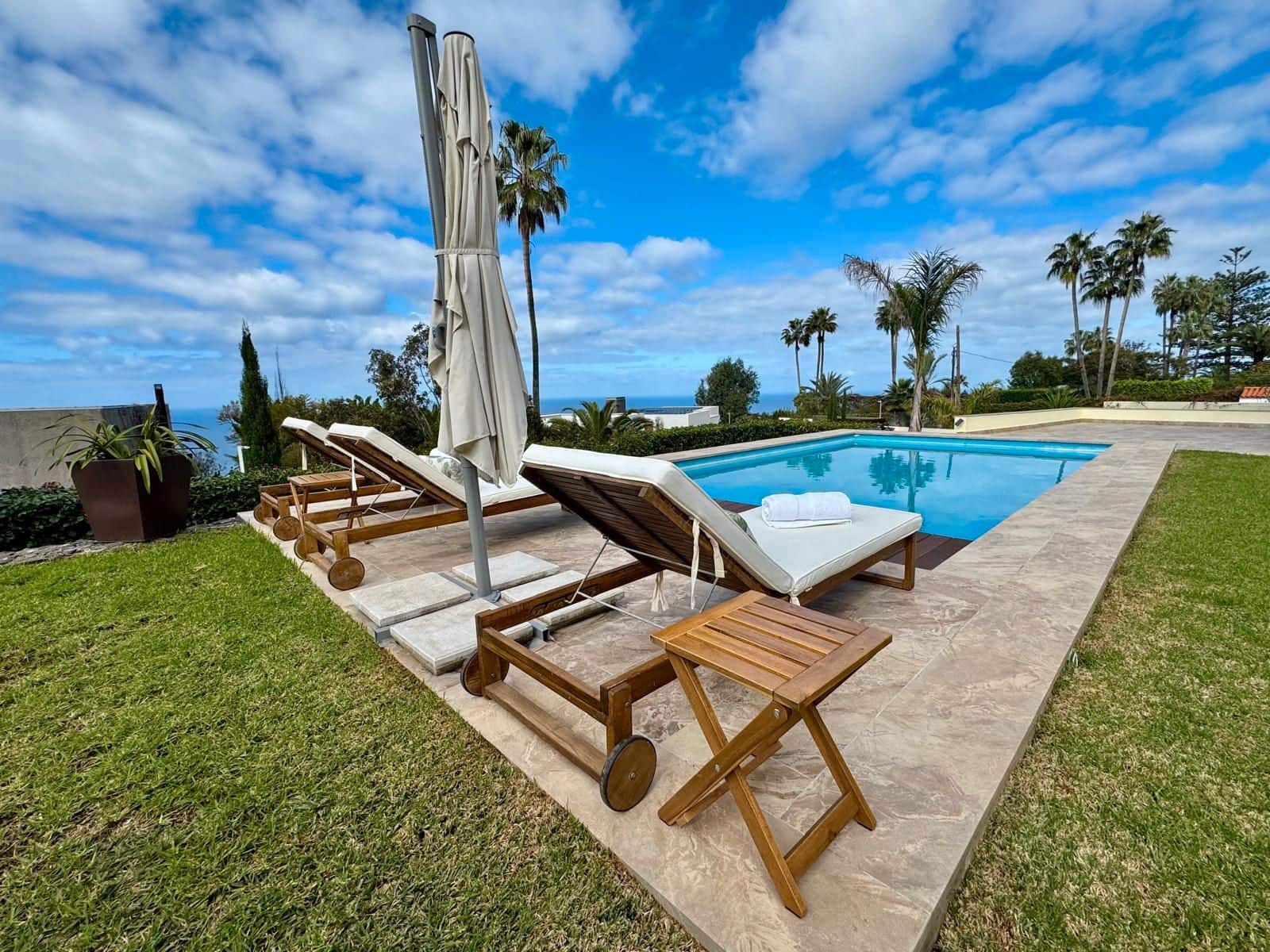 5 bedroom Villa for sale in Tacoronte with pool garage - € 1,995,000 (Ref: 9486571)