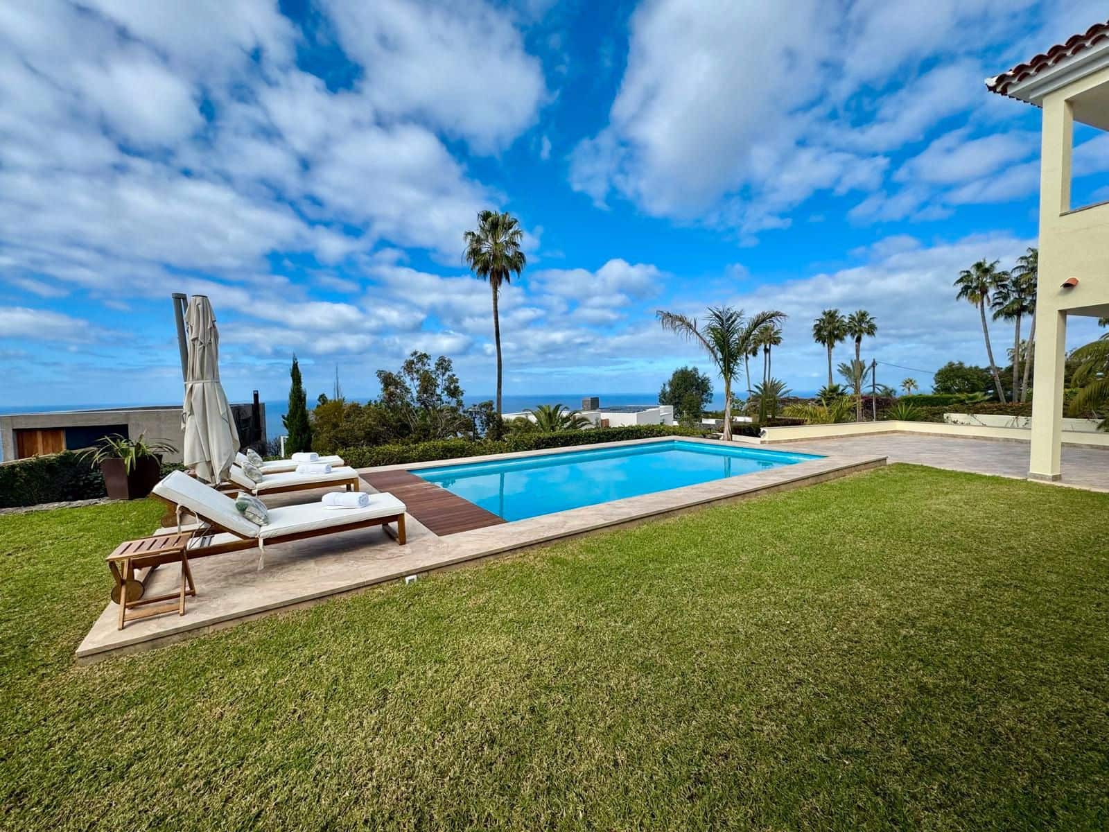 5 bedroom Villa for sale in Tacoronte with pool garage - € 1,995,000 (Ref: 9486571)