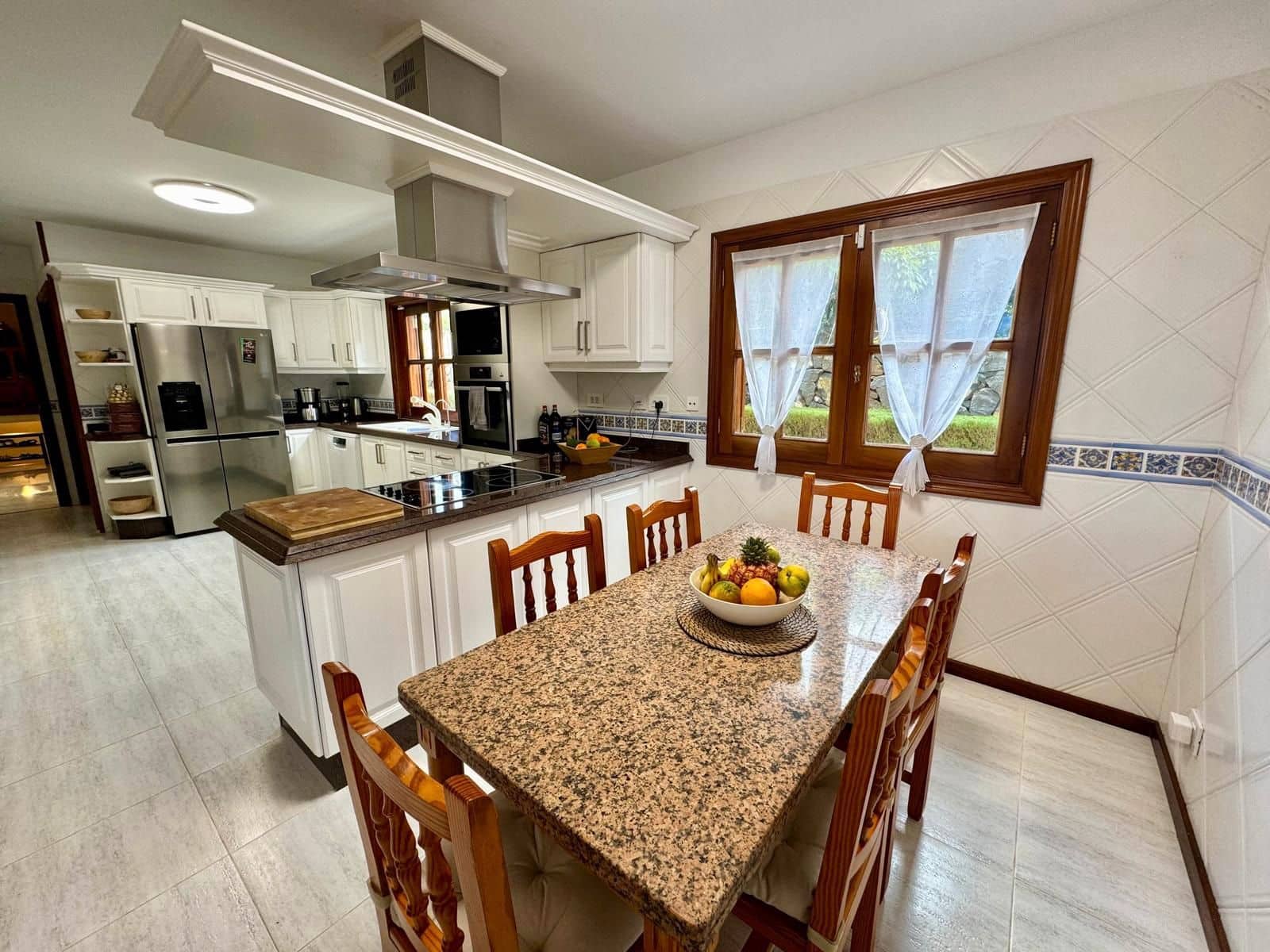 5 bedroom Villa for sale in Tacoronte with pool garage - € 1,995,000 (Ref: 9486571)