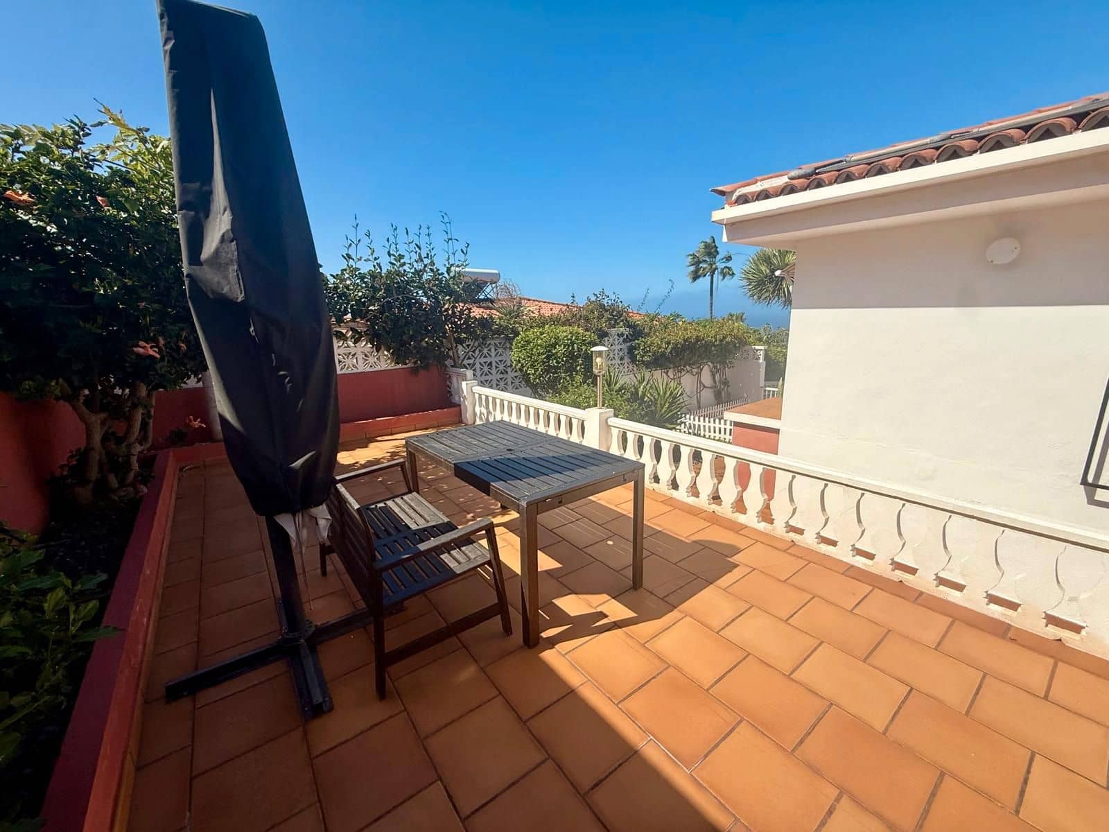 4 sypialnia Willa na sprzedaż w El Sauzal z basenem garażem - 735 000 € (Ref: 9622054)