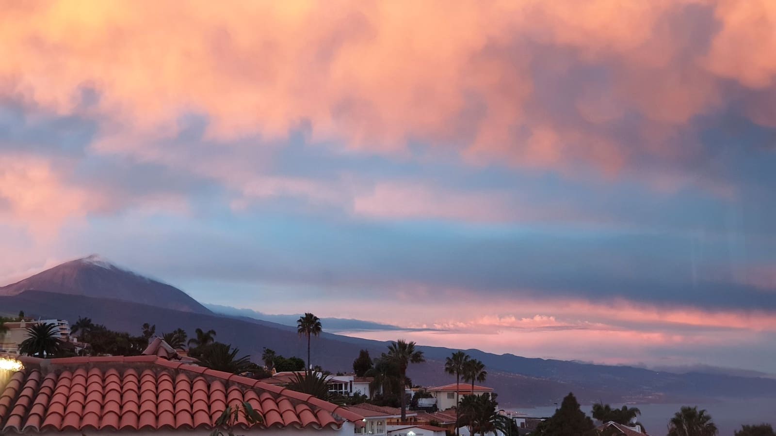 4 sypialnia Willa na sprzedaż w El Sauzal z basenem garażem - 735 000 € (Ref: 9622054)