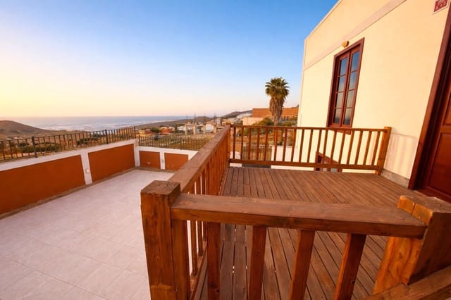 8 Zimmer Villa zu verkaufen in San Miguel de Abona mit Garage - 1.200.000 € (Ref: 9700099)