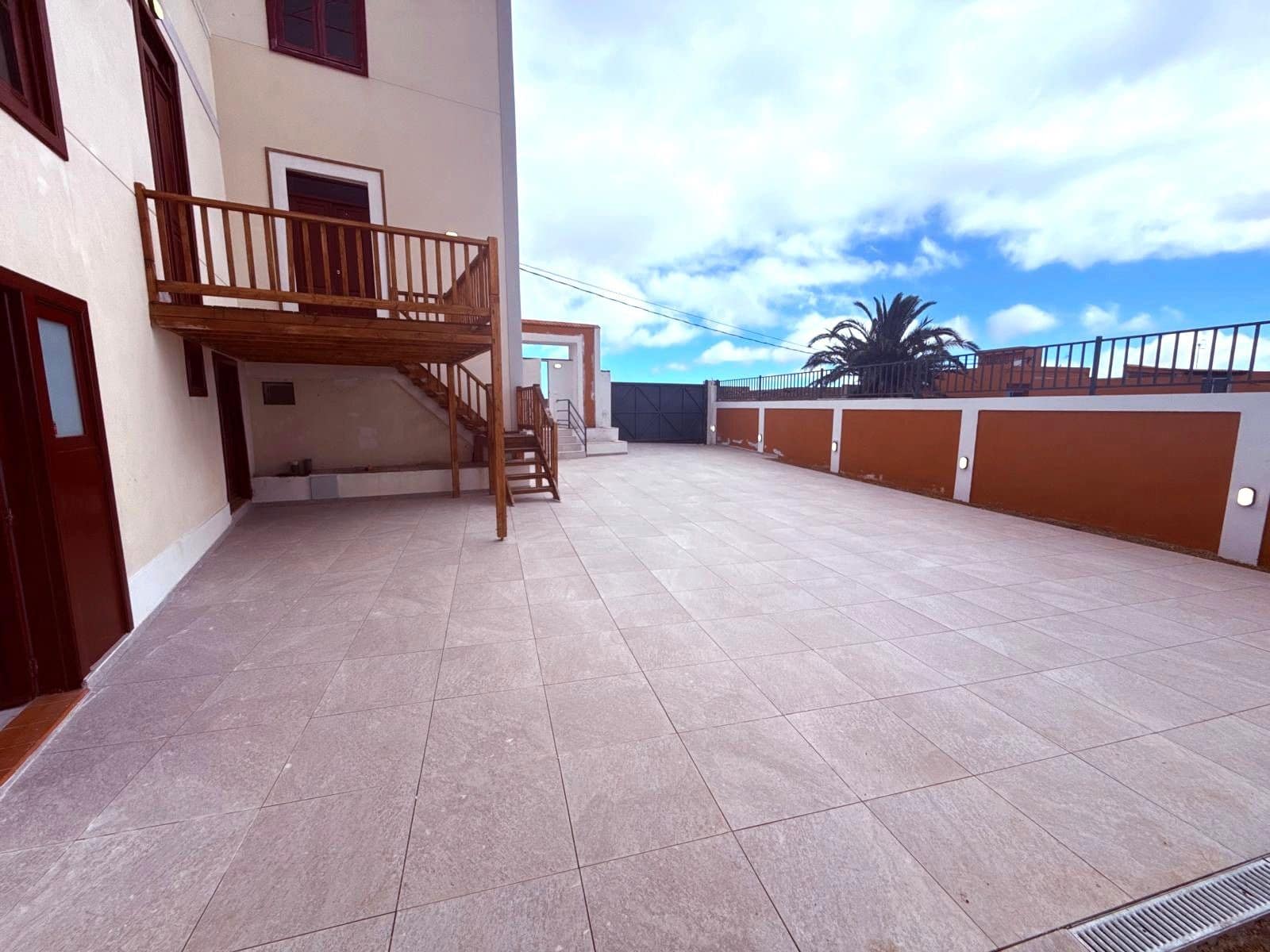 8 sypialnia Willa na sprzedaż w San Miguel de Abona z garażem - 1 200 000 € (Ref: 9700099)