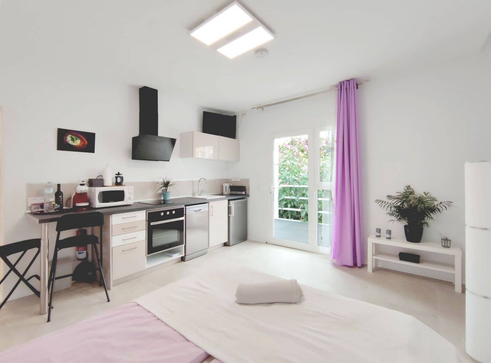 4 bedroom Studio for sale in Puerto de la Cruz - € 1,100,000 (Ref: 9720723)