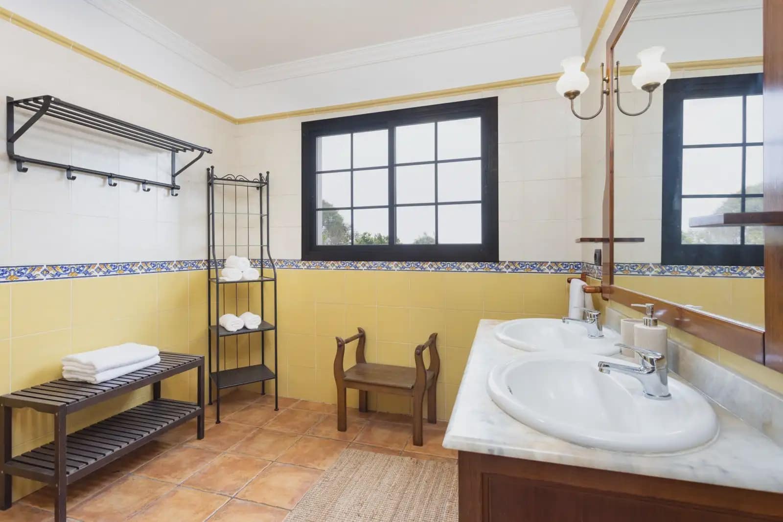 5 soveværelse Semi-Rækkehus til salg i El Sauzal med garage - € 590.000 (Ref: 9857943)