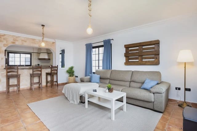 5 soveværelse Semi-Rækkehus til salg i El Sauzal med garage - € 590.000 (Ref: 9857943)
