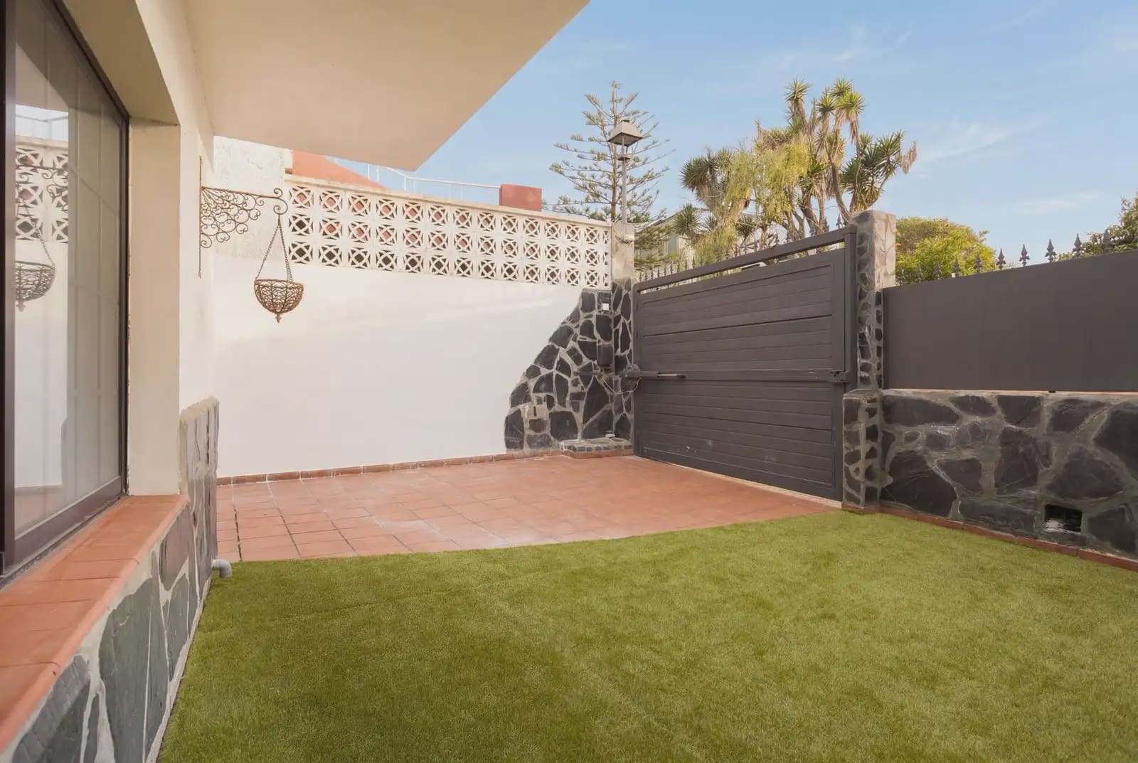 5 soveværelse Semi-Rækkehus til salg i El Sauzal med garage - € 590.000 (Ref: 9857943)