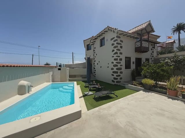 3 bedroom Villa for sale in Puerto de la Cruz with pool - € 995,000 (Ref: 9897417)