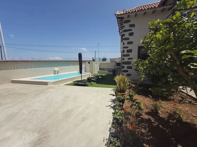 3 bedroom Villa for sale in Puerto de la Cruz with pool - € 995,000 (Ref: 9897417)