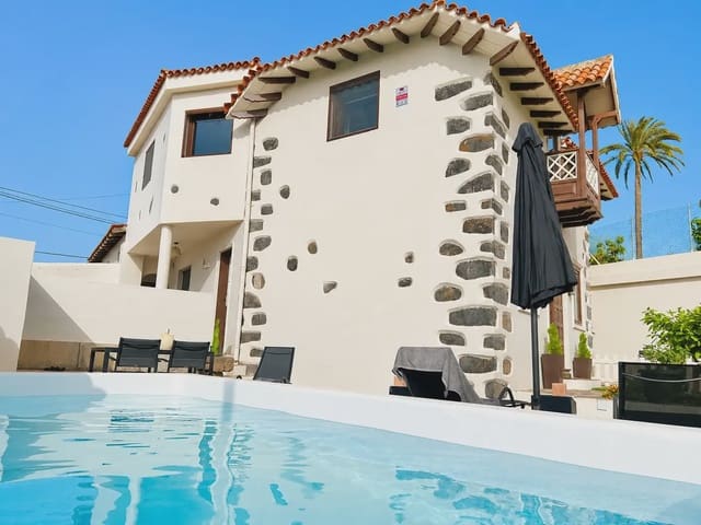 3 bedroom Villa for sale in Puerto de la Cruz with pool - € 995,000 (Ref: 9897417)