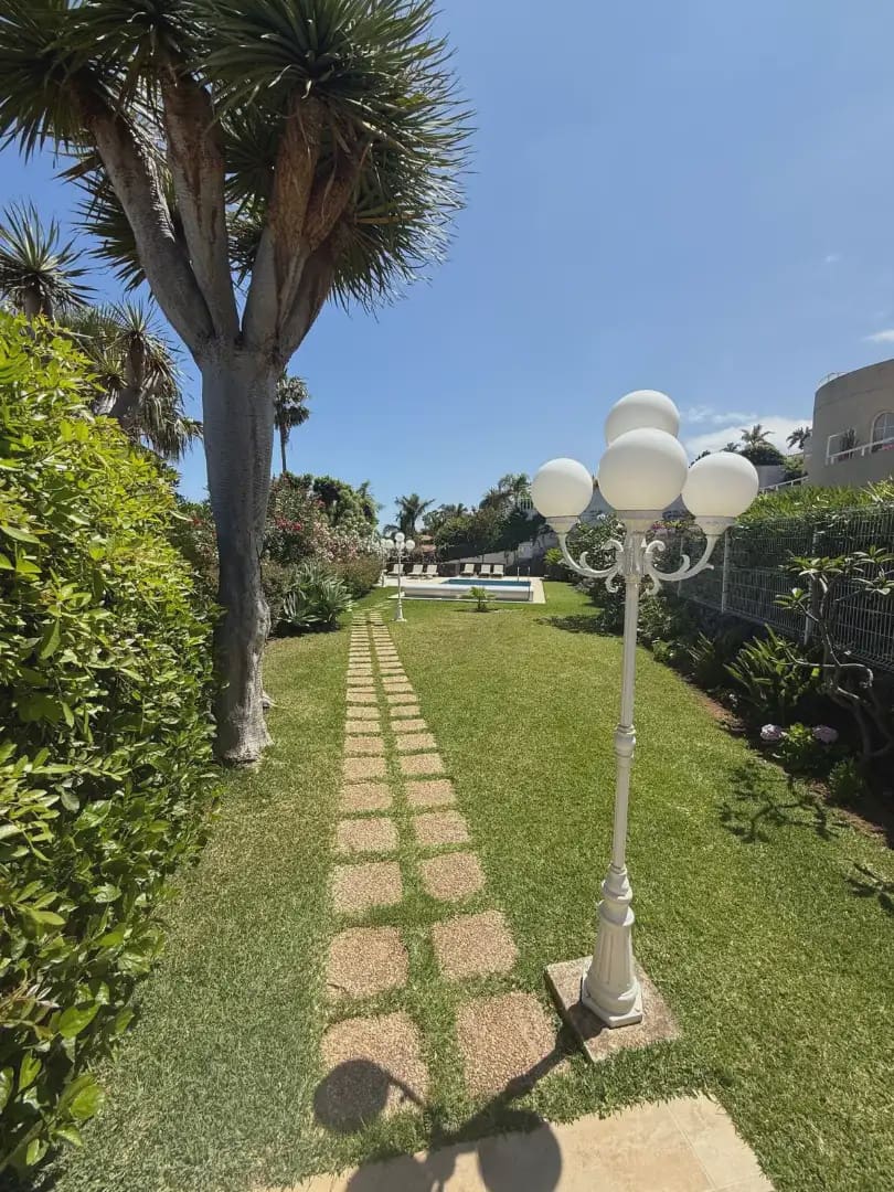 Apartamento de 2 habitaciones en Santa Ursula en venta con piscina garaje - 390.000 € (Ref: 9902115)
