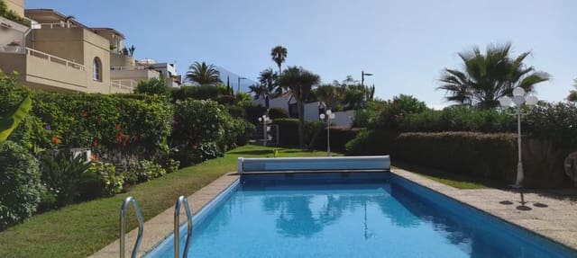 Apartamento de 2 habitaciones en Santa Ursula en venta con piscina garaje - 390.000 € (Ref: 9902115)