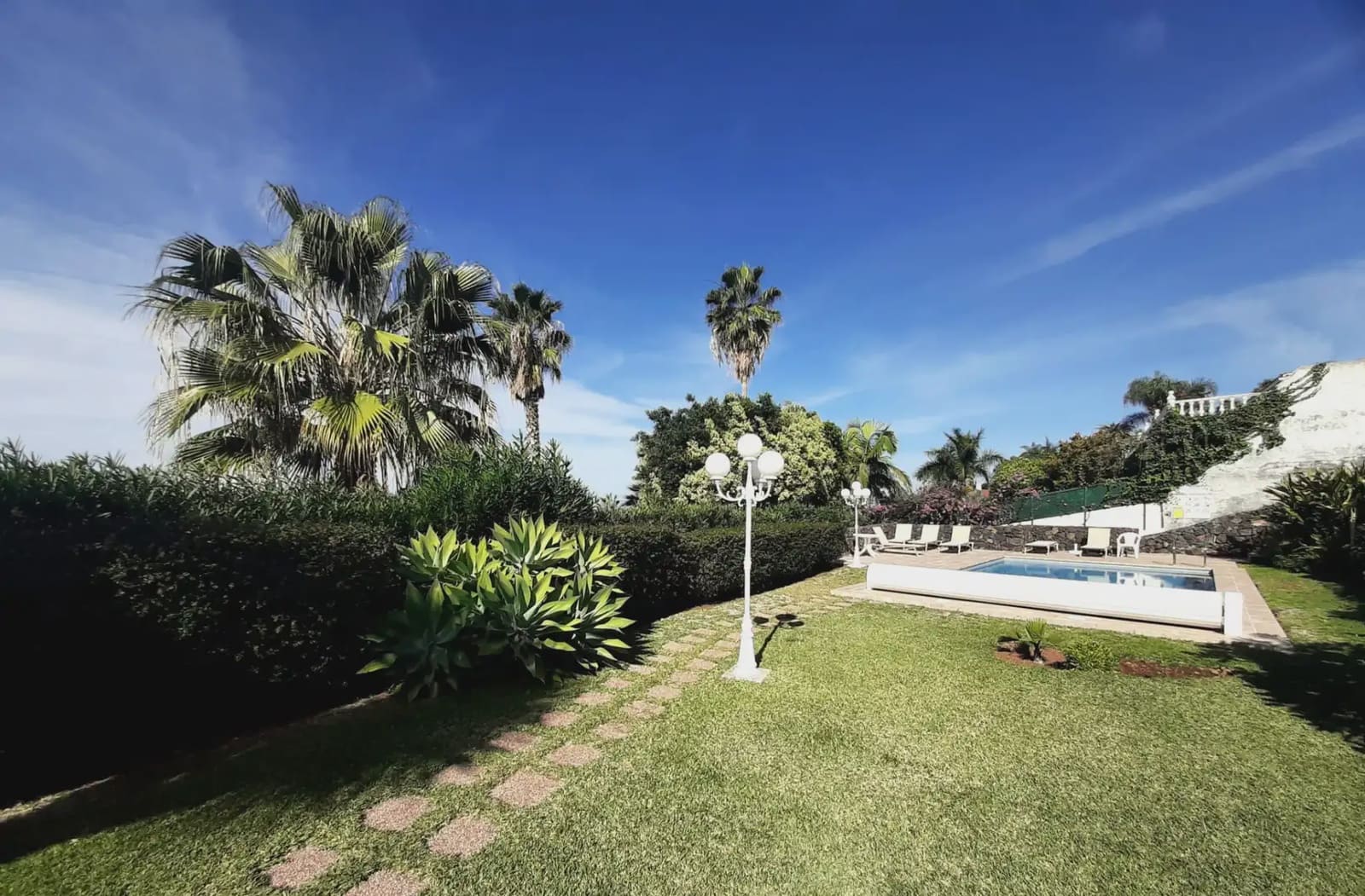 Apartamento de 2 habitaciones en Santa Ursula en venta con piscina garaje - 390.000 € (Ref: 9902115)