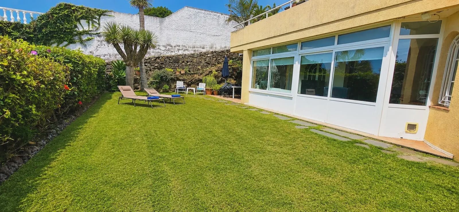 Apartamento de 2 habitaciones en Santa Ursula en venta con piscina garaje - 390.000 € (Ref: 9902115)