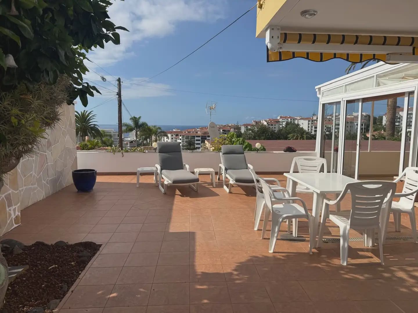 3 bedroom Bungalow for sale in Puerto de la Cruz with garage - € 539,000 (Ref: 9969335)