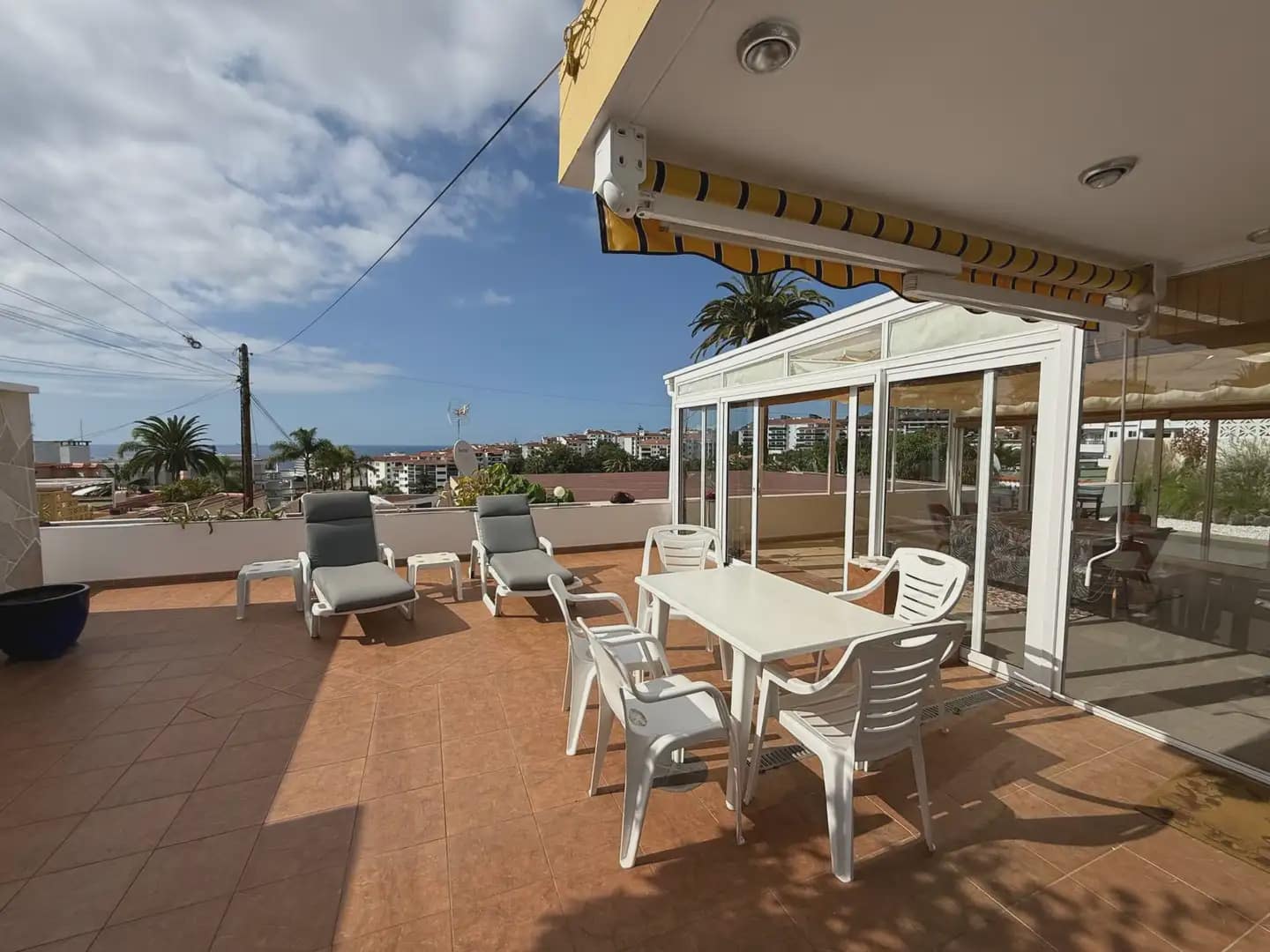 3 bedroom Bungalow for sale in Puerto de la Cruz with garage - € 539,000 (Ref: 9969335)