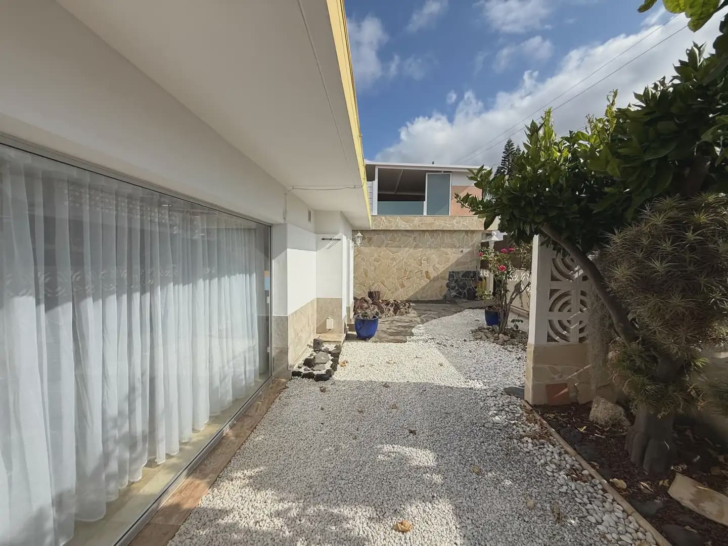 3 bedroom Bungalow for sale in Puerto de la Cruz with garage - € 539,000 (Ref: 9969335)