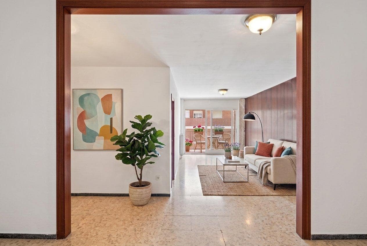 5 bedroom Flat for sale in Figueres - € 195,500 (Ref: 10037539)