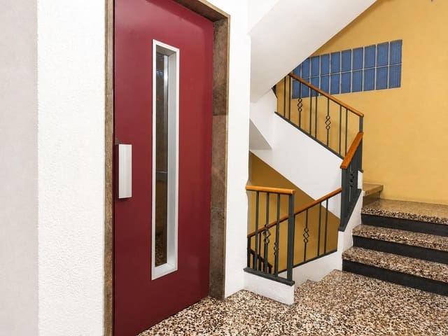 5 bedroom Flat for sale in Figueres - € 195,500 (Ref: 10037539)
