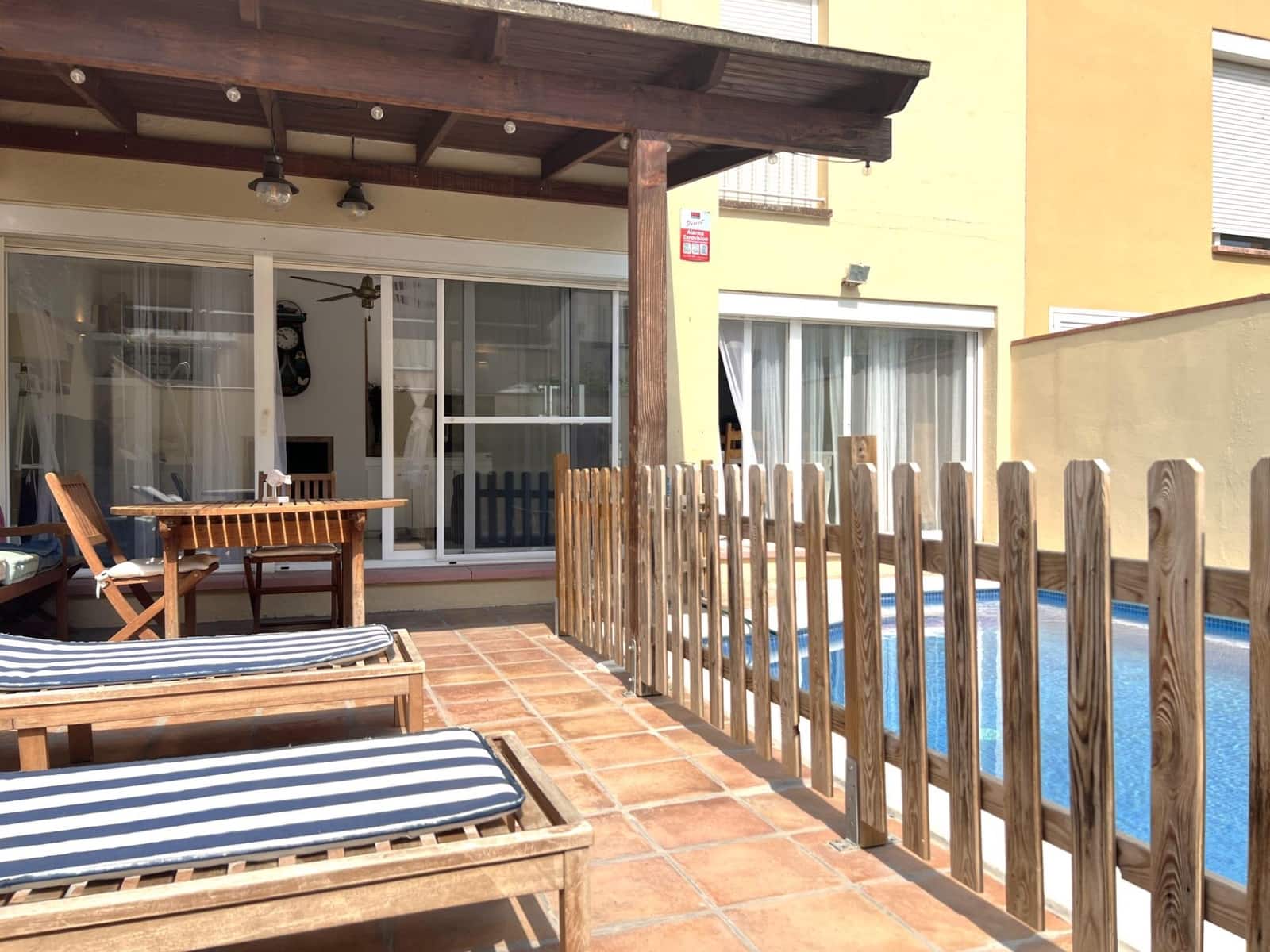 4 quarto Moradia em Banda para venda em Sant Pere Pescador com piscina garagem - 329 000 € (Ref: 10059289)