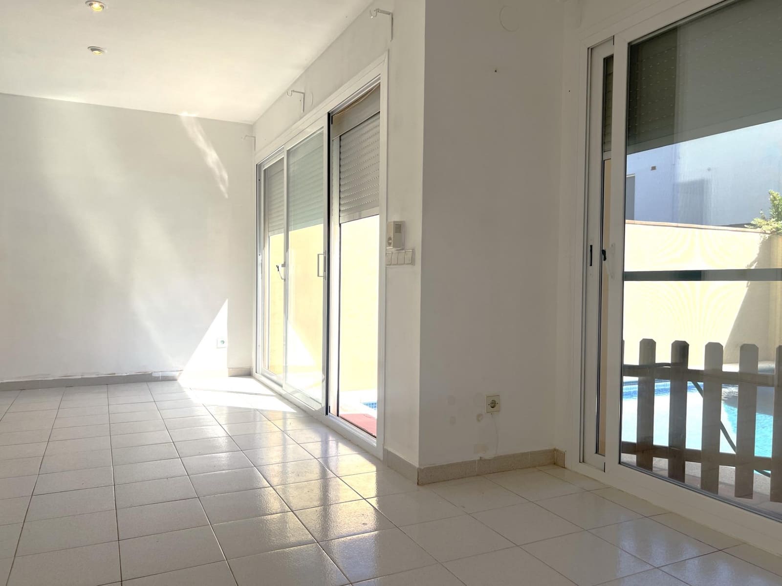 4 quarto Moradia em Banda para venda em Sant Pere Pescador com piscina garagem - 329 000 € (Ref: 10059289)