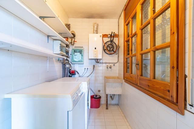 6 soveværelse Villa til salg i Sant Pere Pescador med garage - € 519.000 (Ref: 10136208)