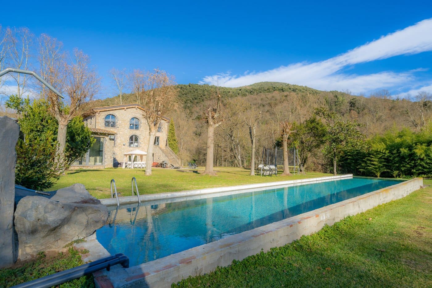 3 soveværelse Finca/Landehus til salg i Sant Joan les Fonts med swimmingpool garage - € 1.250.000 (Ref: 7851908)