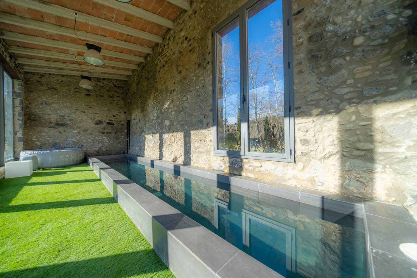 3 soveværelse Finca/Landehus til salg i Sant Joan les Fonts med swimmingpool garage - € 1.250.000 (Ref: 7851908)