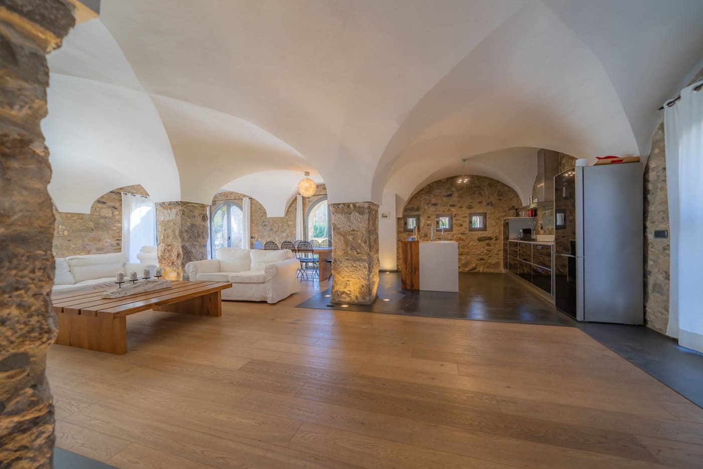 3 soveværelse Finca/Landehus til salg i Sant Joan les Fonts med swimmingpool garage - € 1.250.000 (Ref: 7851908)