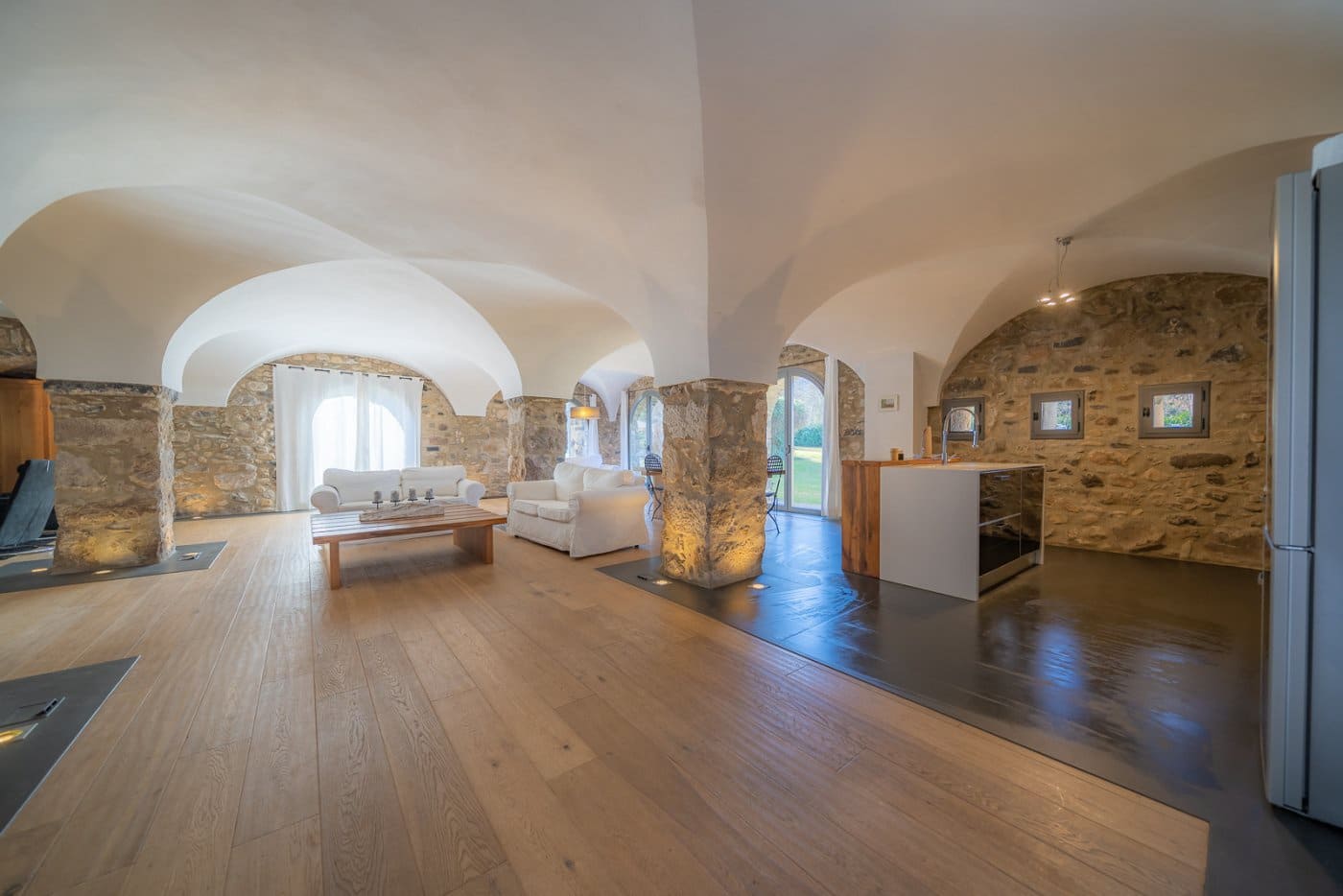 3 soveværelse Finca/Landehus til salg i Sant Joan les Fonts med swimmingpool garage - € 1.250.000 (Ref: 7851908)