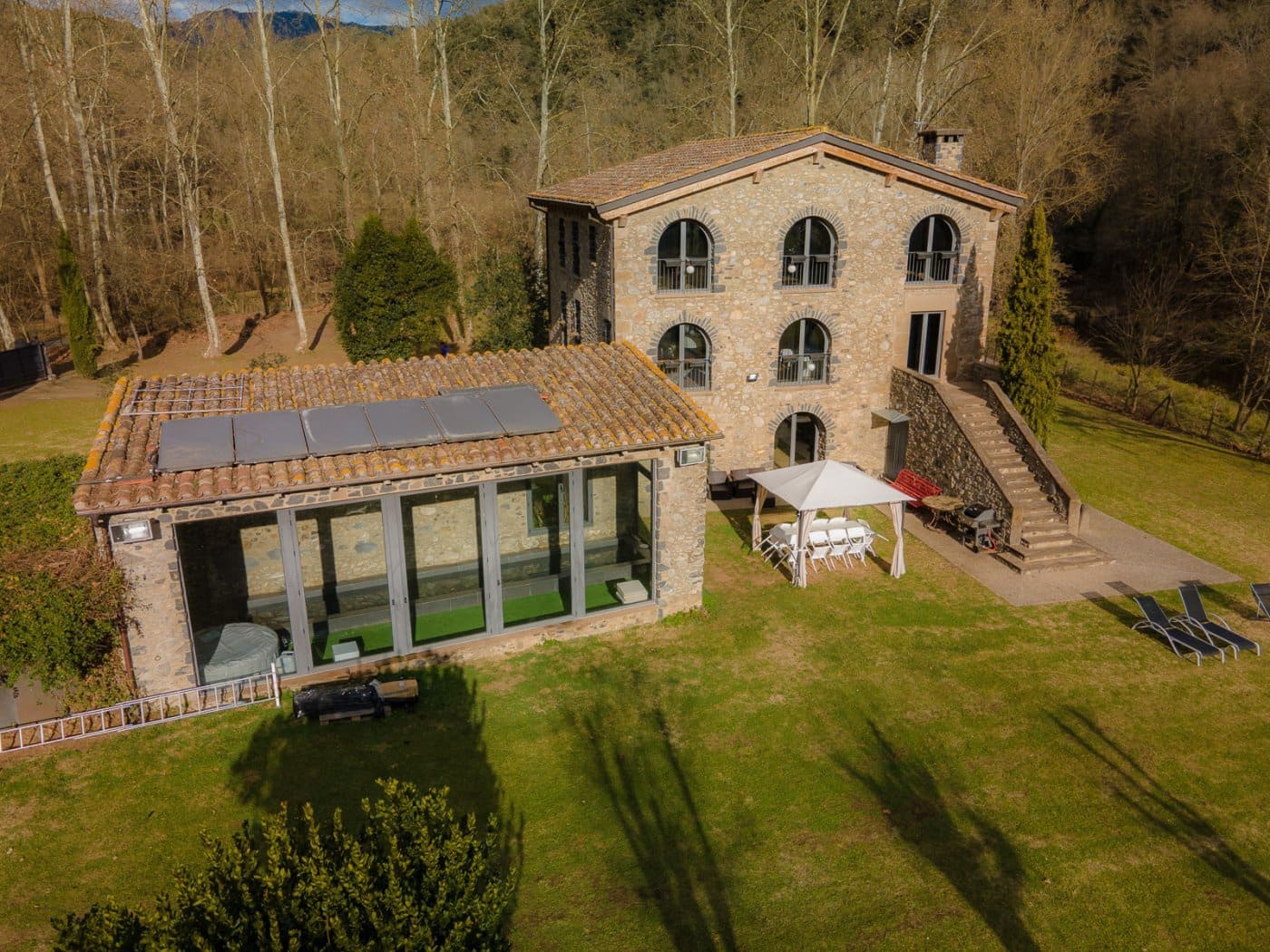 3 soveværelse Finca/Landehus til salg i Sant Joan les Fonts med swimmingpool garage - € 1.250.000 (Ref: 7851908)