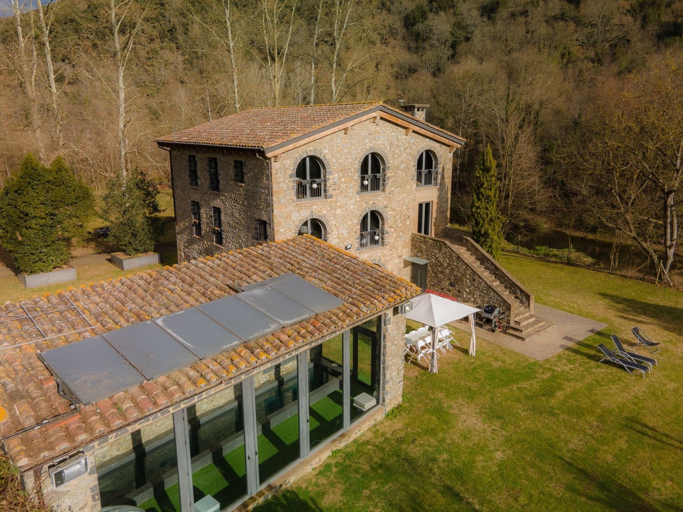 3 soveværelse Finca/Landehus til salg i Sant Joan les Fonts med swimmingpool garage - € 1.250.000 (Ref: 7851908)