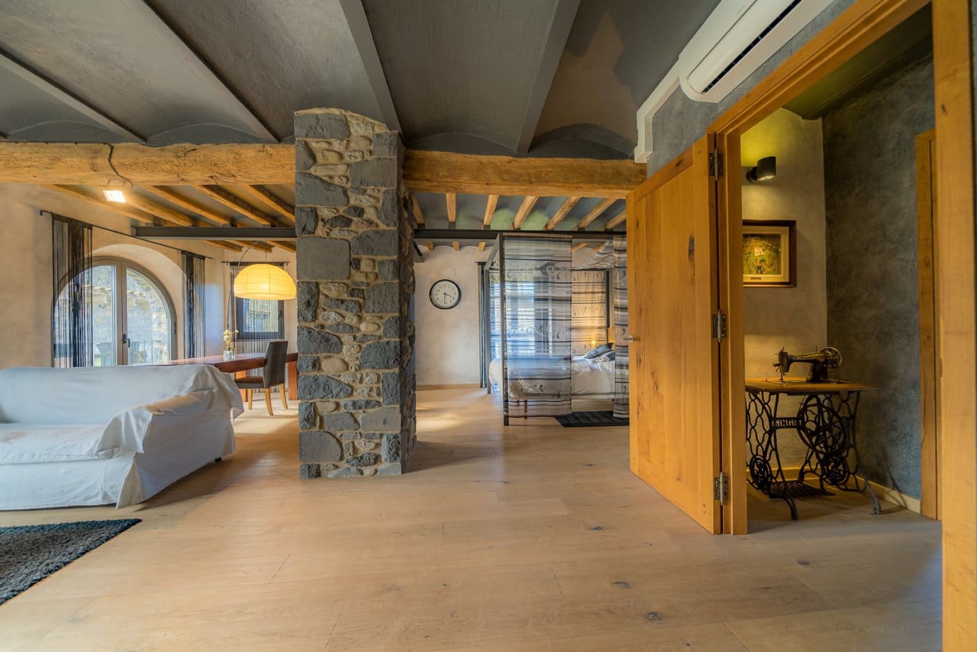 3 soveværelse Finca/Landehus til salg i Sant Joan les Fonts med swimmingpool garage - € 1.250.000 (Ref: 7851908)