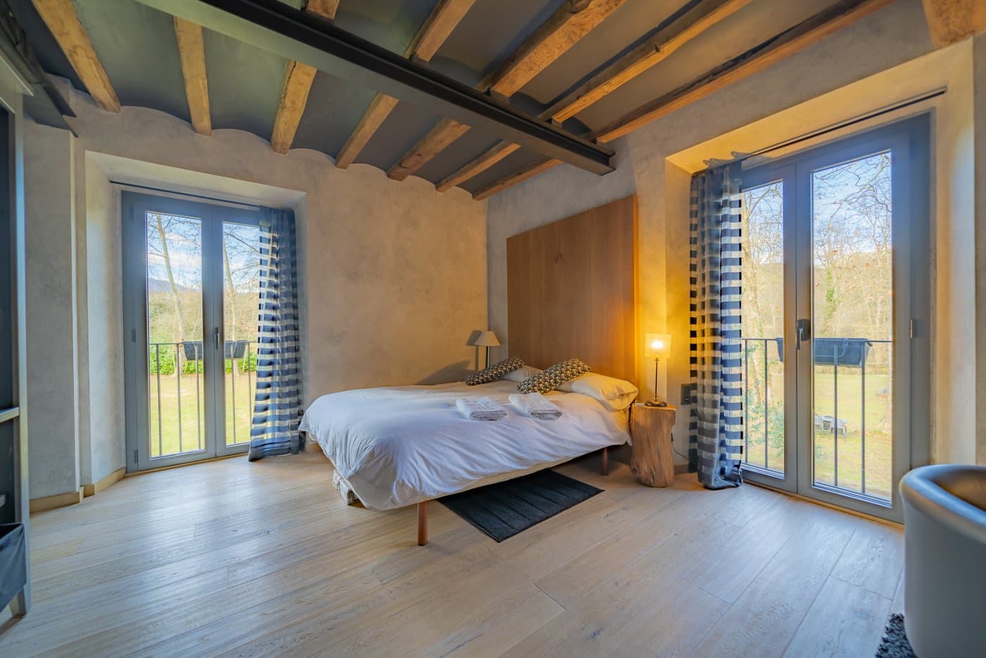 3 soveværelse Finca/Landehus til salg i Sant Joan les Fonts med swimmingpool garage - € 1.250.000 (Ref: 7851908)