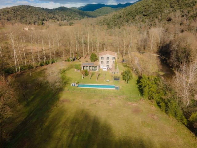 3 chambre Finca/Maison de Campagne à vendre à Sant Joan les Fonts avec piscine garage - 1 250 000 € (Ref: 7851908)