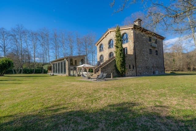 3 chambre Finca/Maison de Campagne à vendre à Sant Joan les Fonts avec piscine garage - 1 250 000 € (Ref: 7851908)