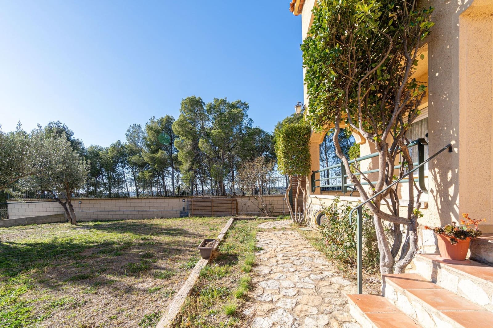 7 bedroom Villa for sale in Garriguella - € 425,000 (Ref: 8068399)