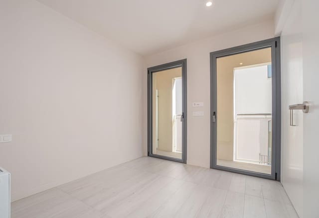 Piso de 3 habitaciones en Figueres en venta - 265.000 € (Ref: 8334097)