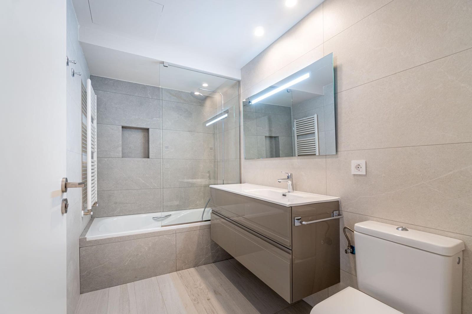 3 bedroom Flat for sale in Figueres - € 265,000 (Ref: 8334097)