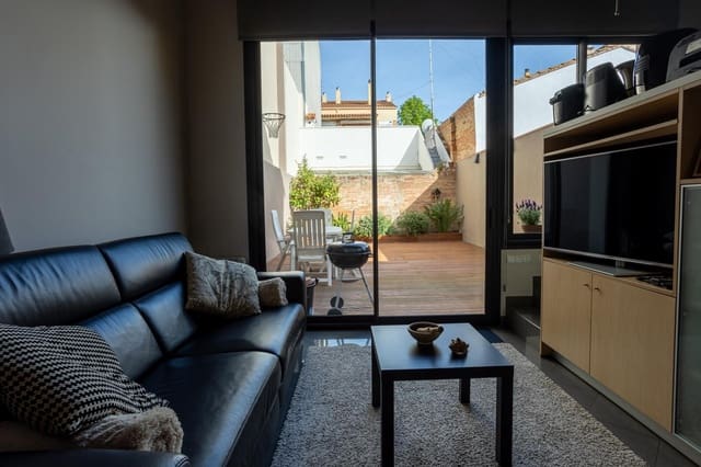 4 quarto Moradia em Banda para venda em Figueres com garagem - 350 000 € (Ref: 8398587)