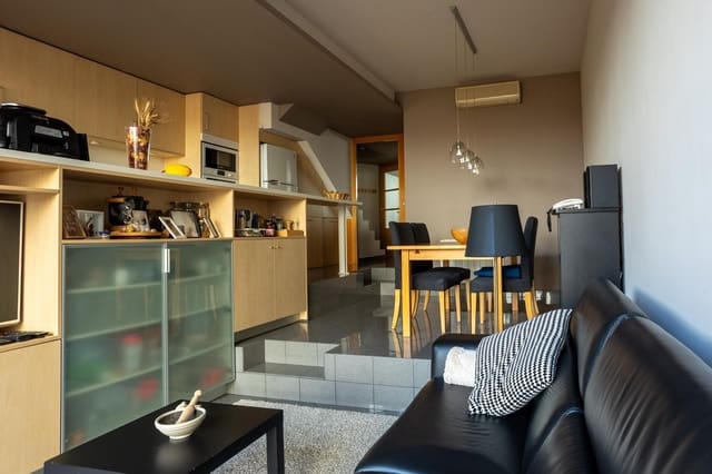 4 quarto Moradia em Banda para venda em Figueres com garagem - 350 000 € (Ref: 8398587)