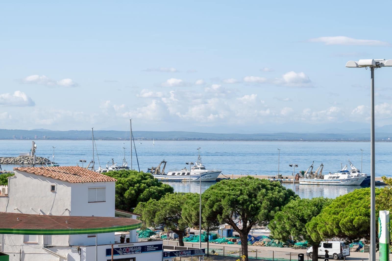 2 bedroom Apartment for sale in Roses - € 235,000 (Ref: 8778542)