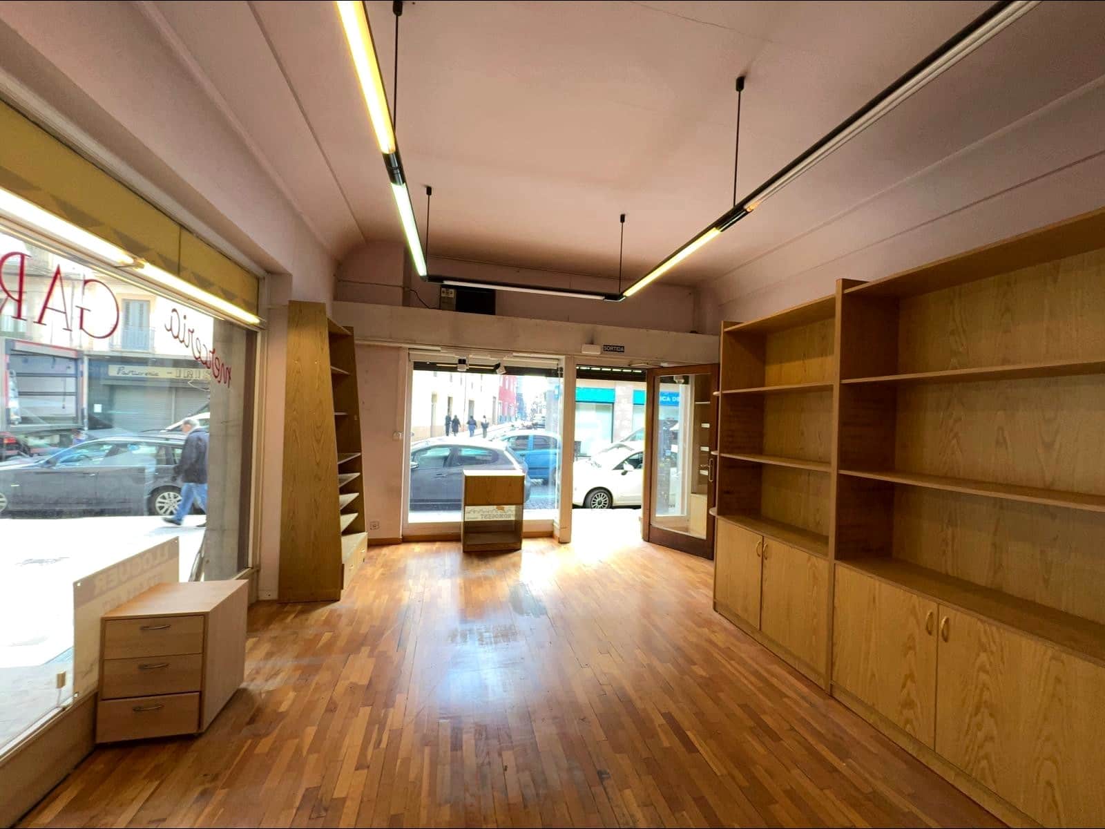 Erhverv til leje i Figueres - € 850 (Ref: 8836774)