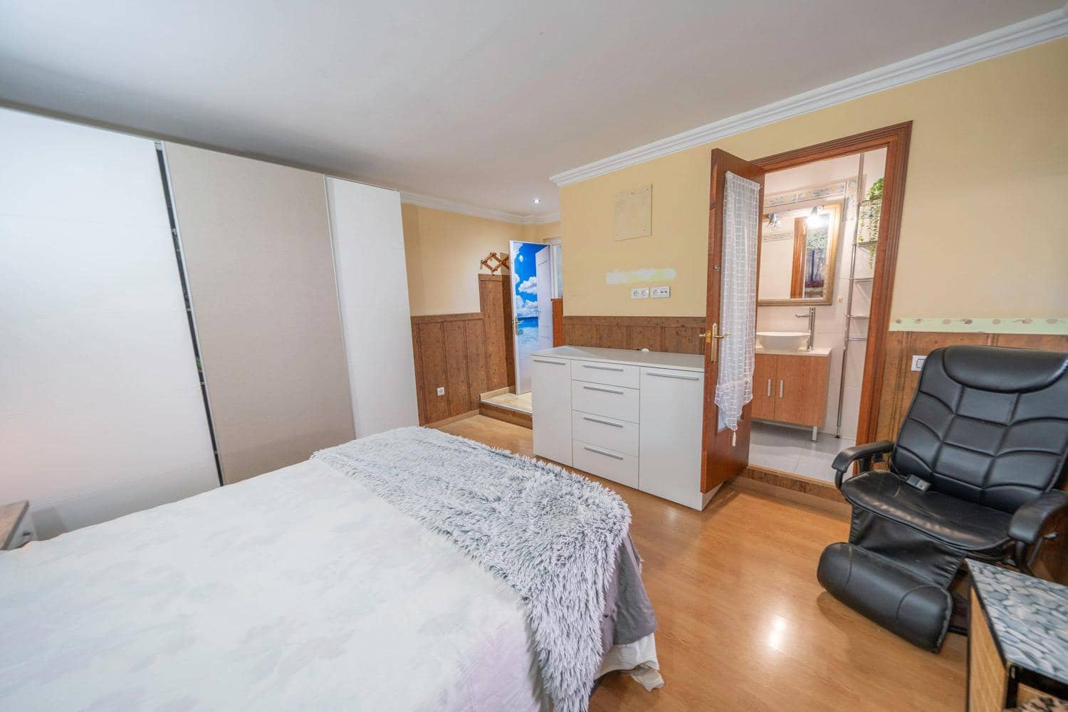 5 soveværelse Rækkehus til salg i Vilafant med garage - € 345.000 (Ref: 9102997)