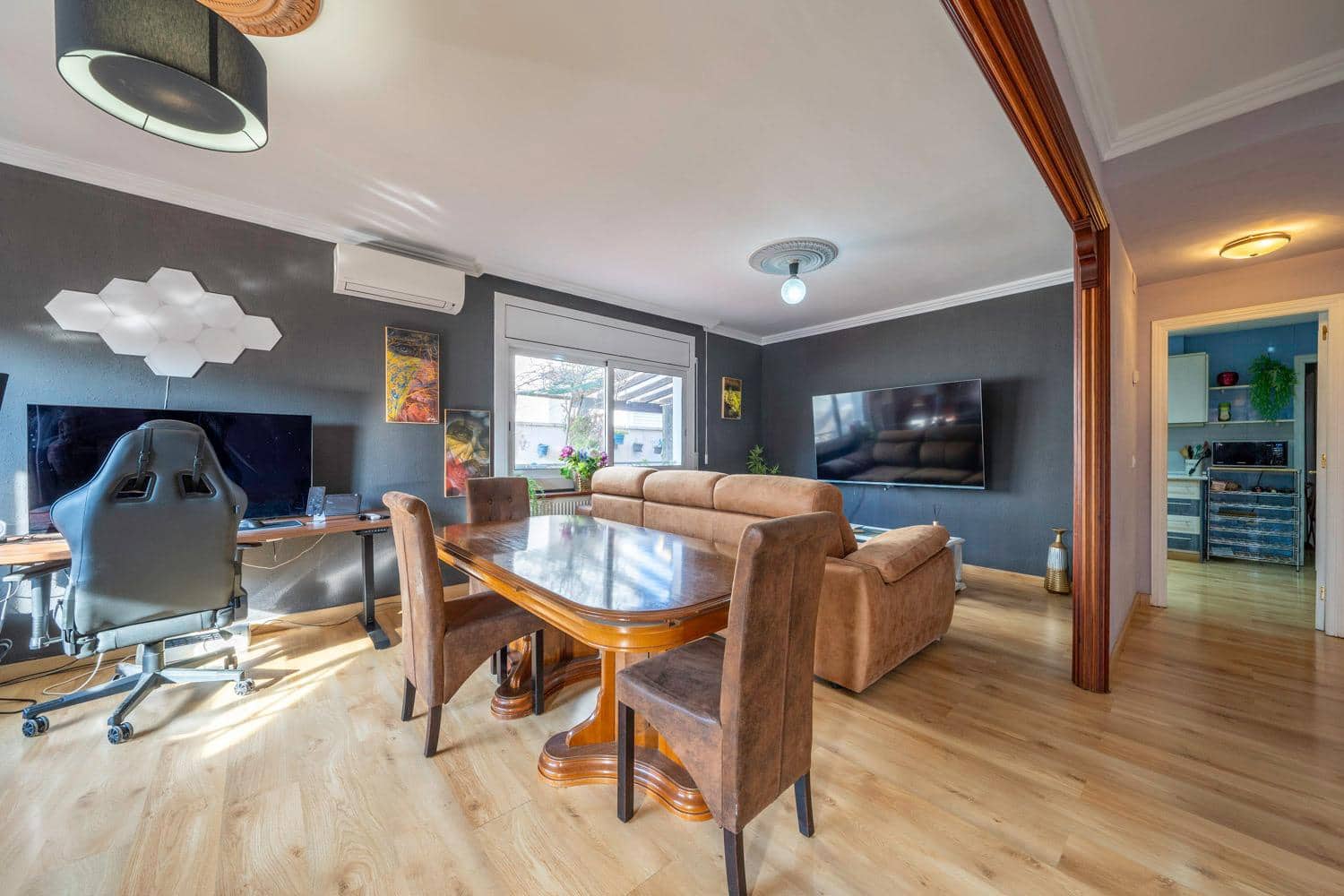 5 soveværelse Rækkehus til salg i Vilafant med garage - € 345.000 (Ref: 9102997)