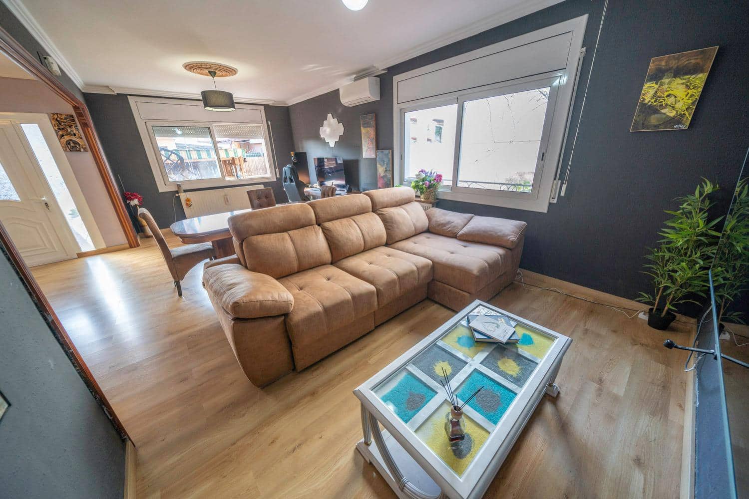 5 soveværelse Rækkehus til salg i Vilafant med garage - € 345.000 (Ref: 9102997)