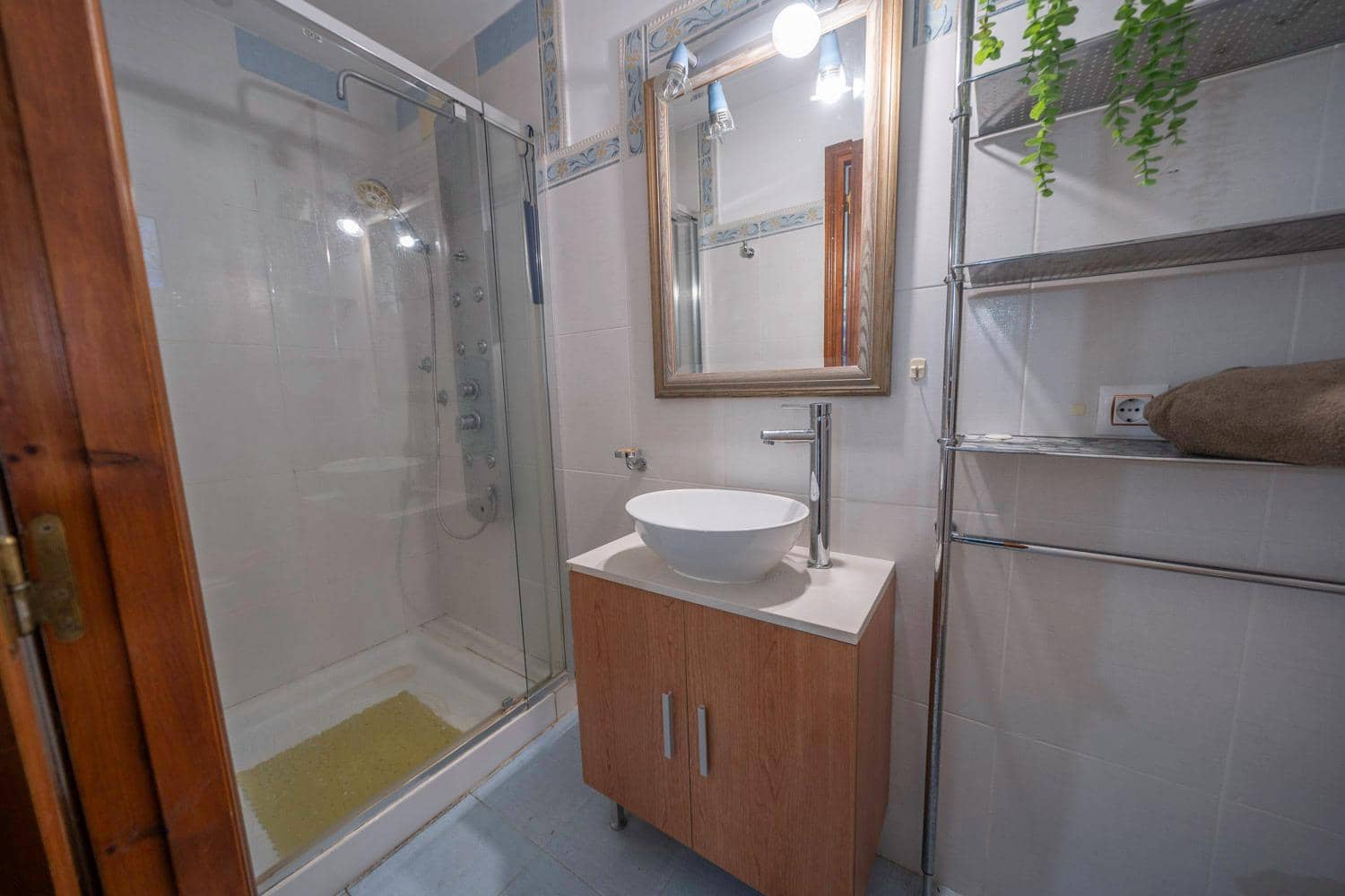 5 soveværelse Rækkehus til salg i Vilafant med garage - € 345.000 (Ref: 9102997)